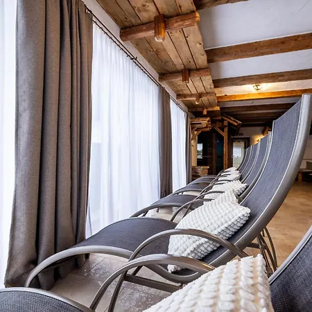 Hotel Bergzeit 4*