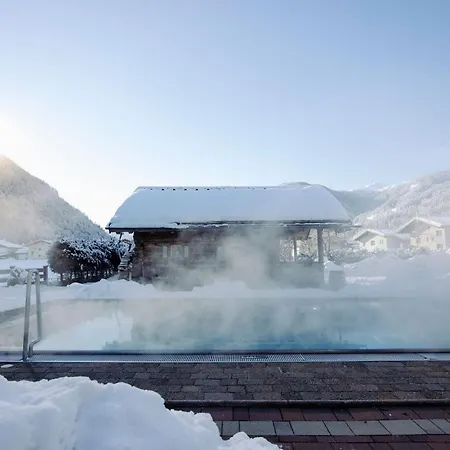 Loj - Our Kind Of Place Hotel