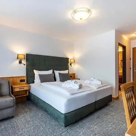 Hotel Loj - Our Kind Of Place Flachau