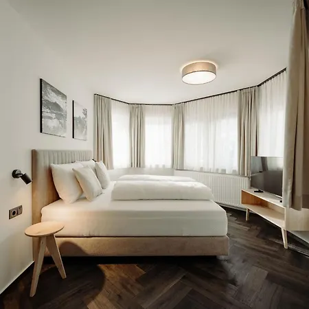 Hotel Loj - Our Kind Of Place Hotel Flachau