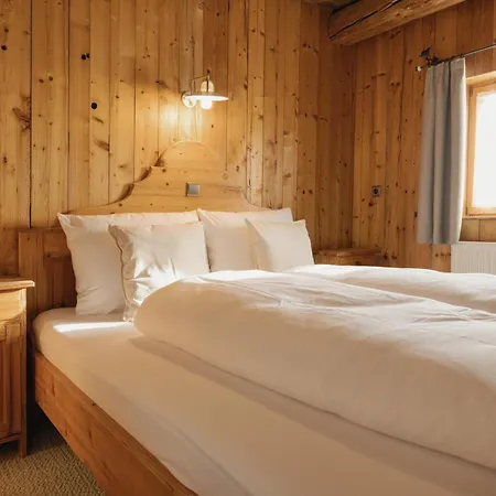 Готель Loj - Our Kind Of Place