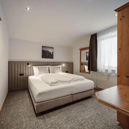 Hotel Loj - Our Kind Of Place 4*