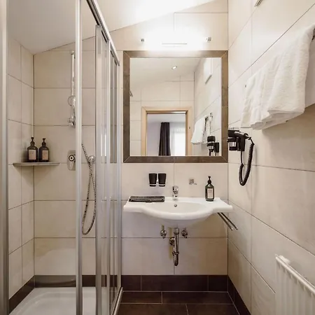 Hotel Loj - Our Kind Of Place 4*